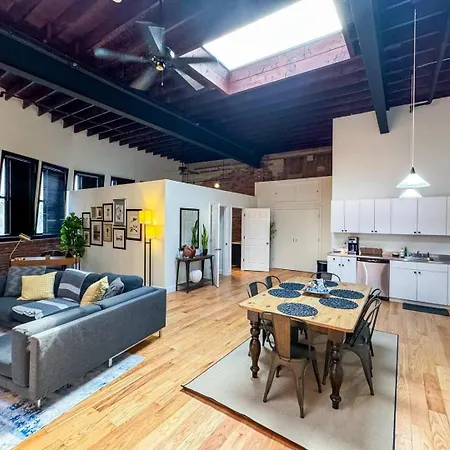 Sunny 2Br W Office, Near Copley & Shopping Apartment